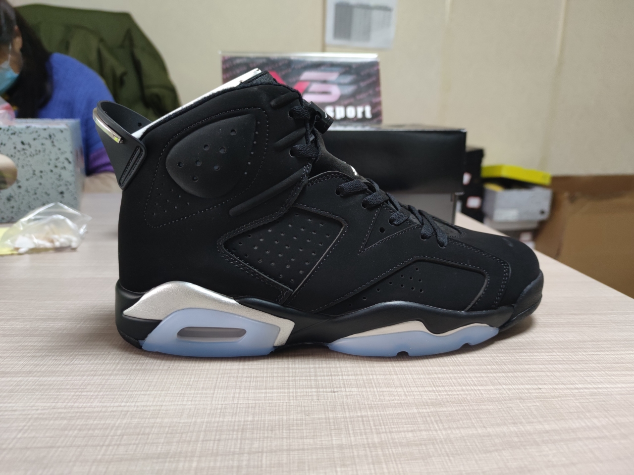 Jordan 6 “Metallic Silver” DX2836-001