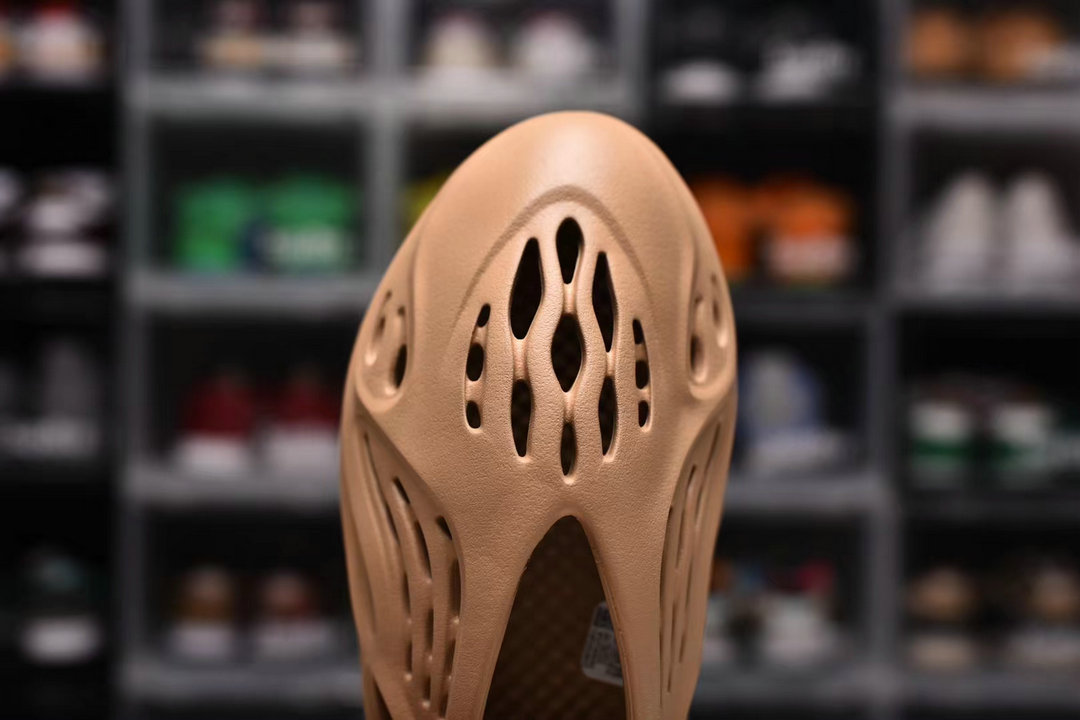 adidas Yeezy Foam RNNR Ochre GW3354