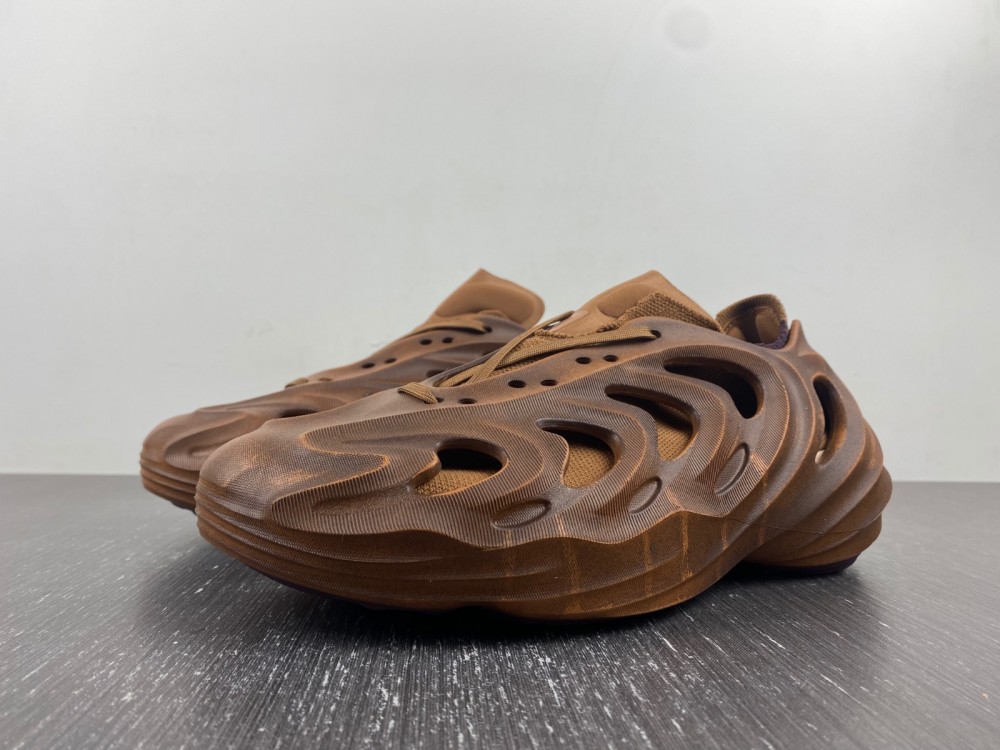 adidas adiFOM Q “Black Carbon”  HP6581