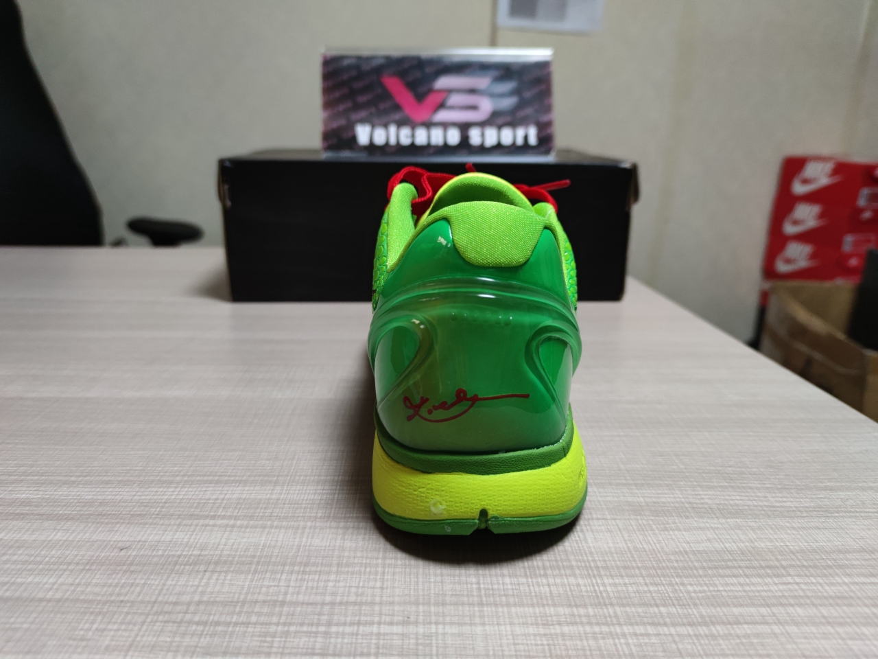 Kobe 6 Protro Grinch CW2190 300