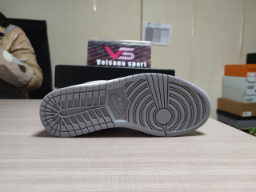 Air Jordan 1 Low Vintage Stealth Grey 553558 053