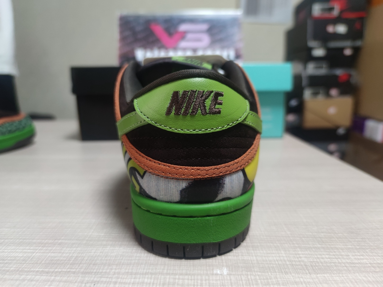 SB Dunk Low De La Soul 789841 332