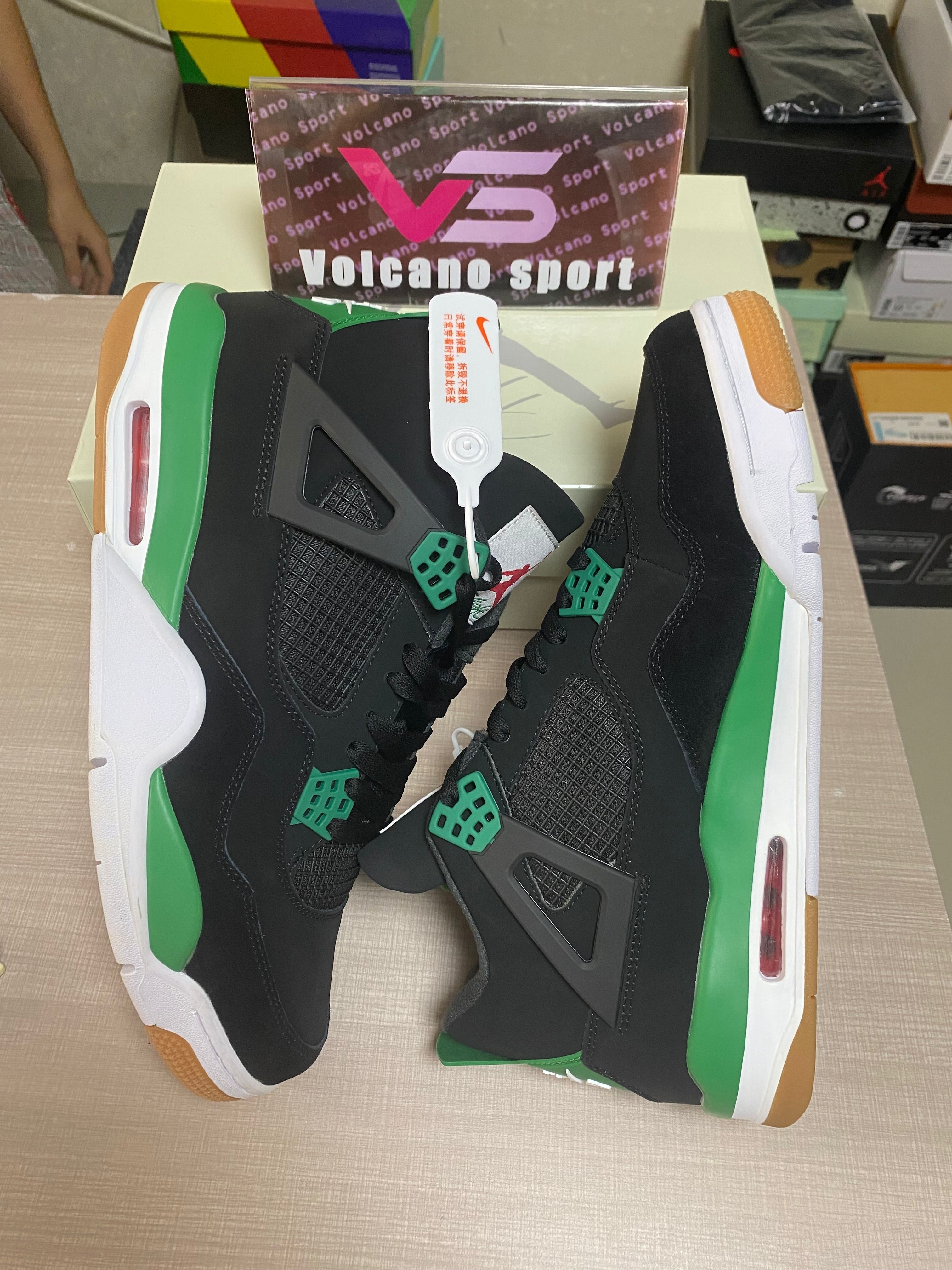 Nike SB Jordan 4 Retro SP