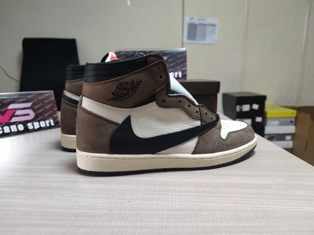 Jordan 1 Retro High Travis Scott CD4487-100