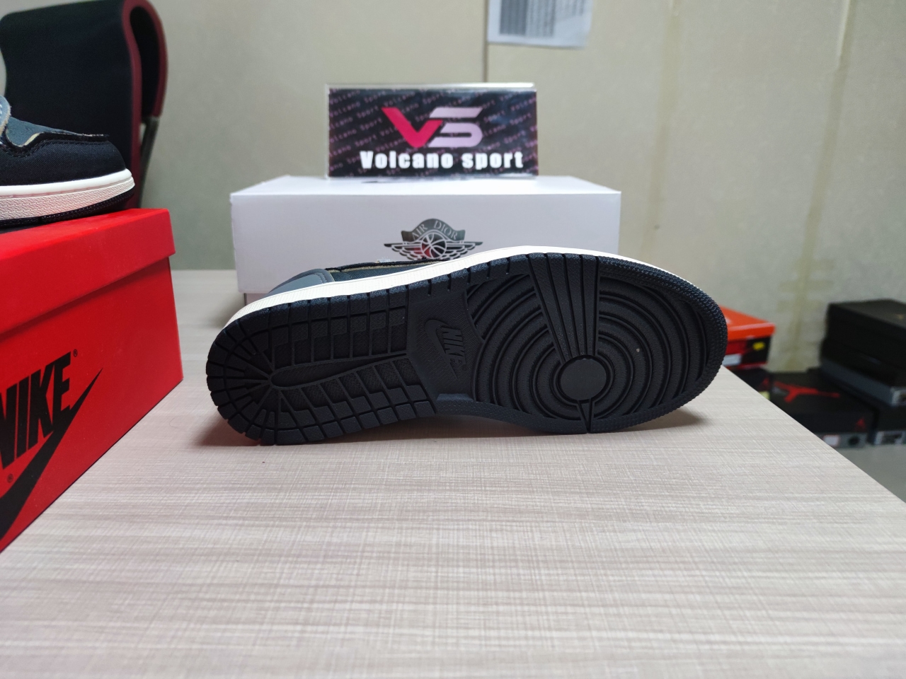 Jordan 1 Low OG EX Black Smoke Grey DV0982 006