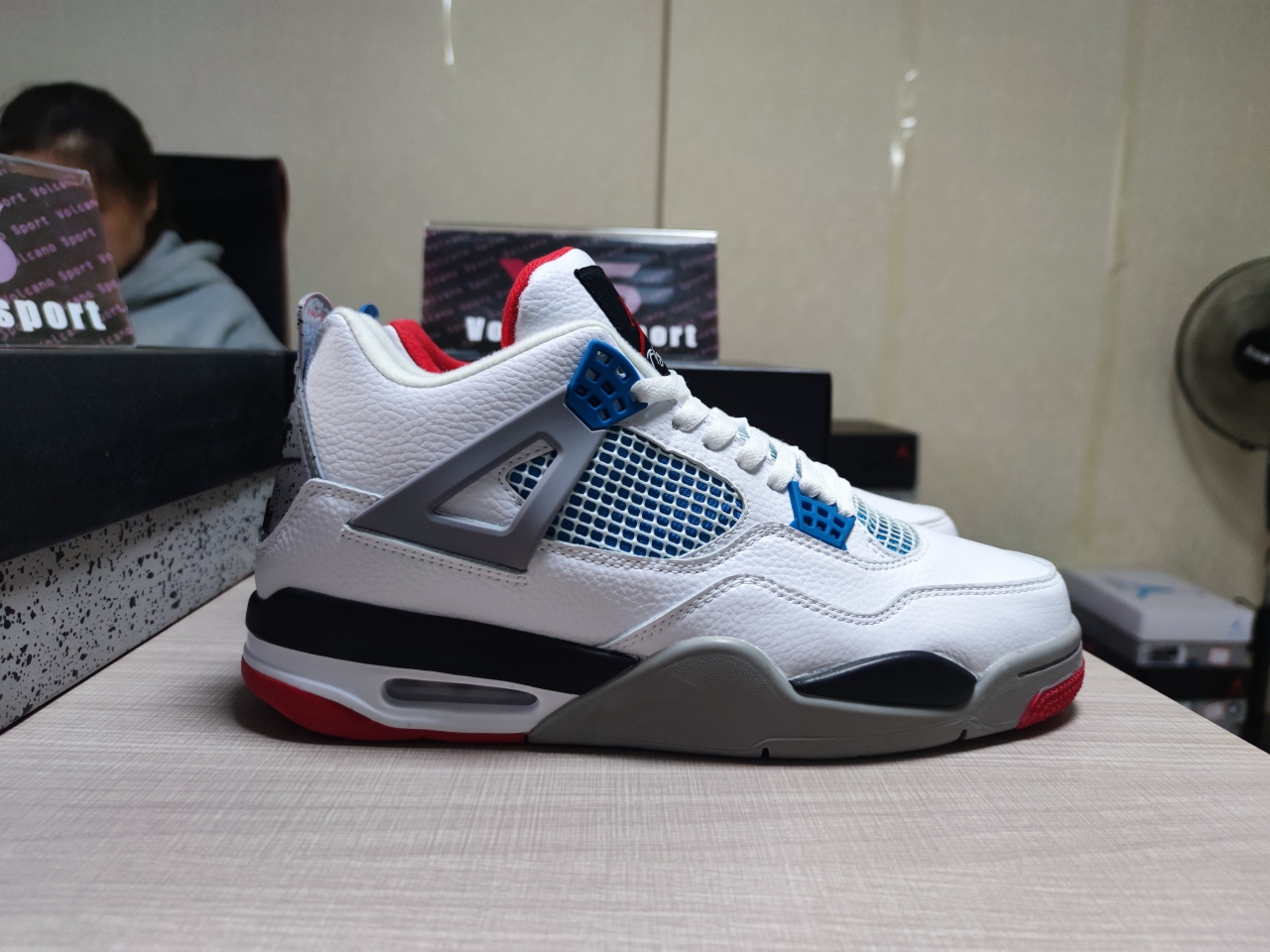 Jordan 4 Retro SE
