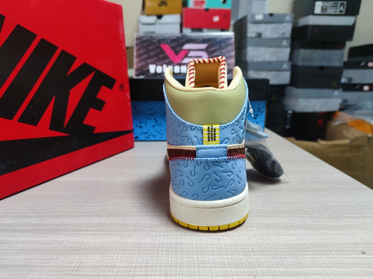 Jordan 1 Mid SE Fearless Maison Chateau Rouge