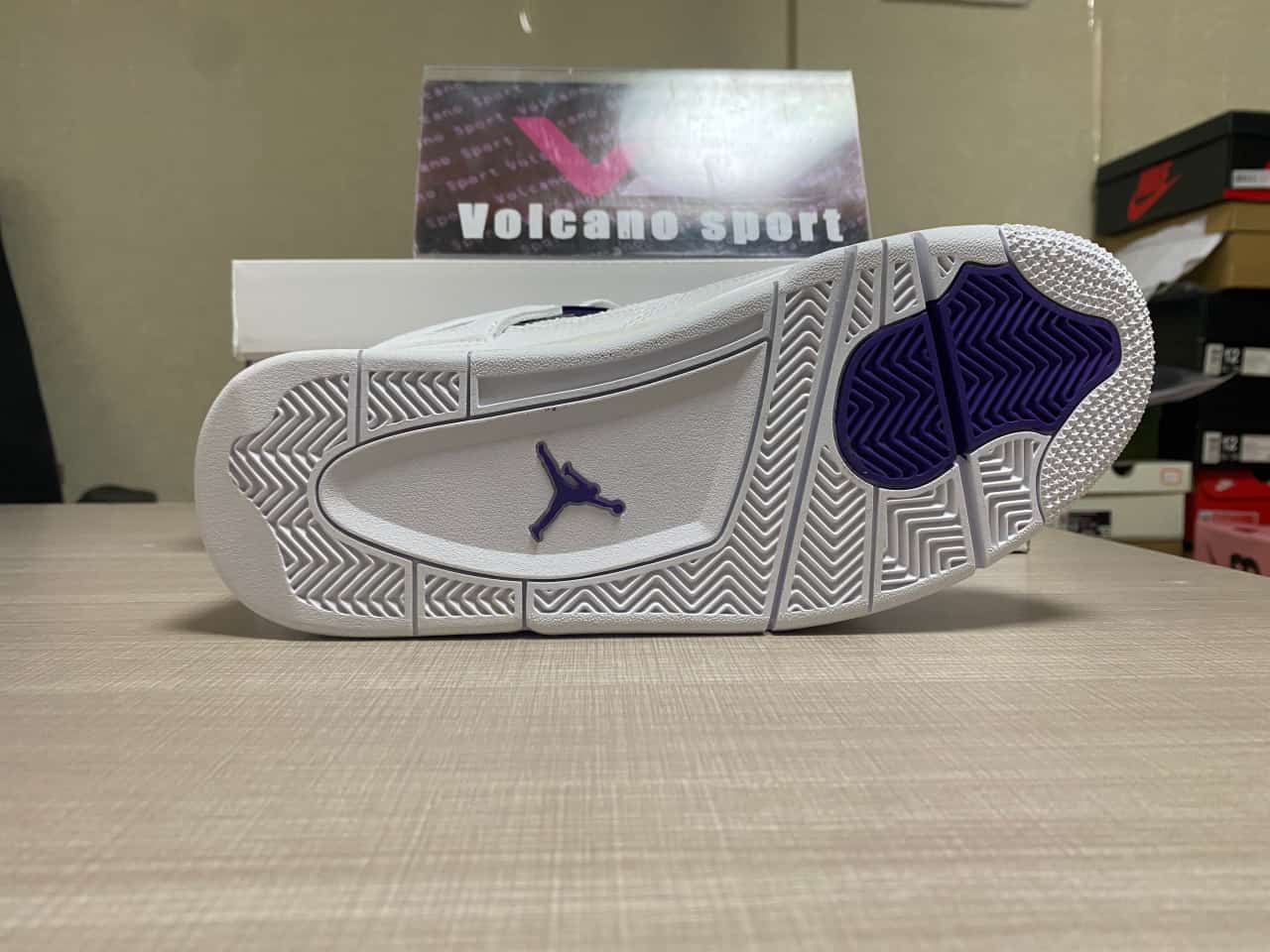 Jordan 4 Retro Metallic Purple CT8527-115