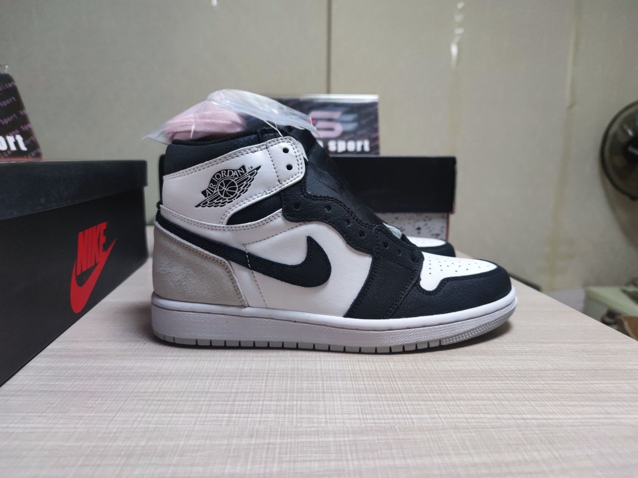 Jordan 1 High OG “Stage Haze” 555088-108