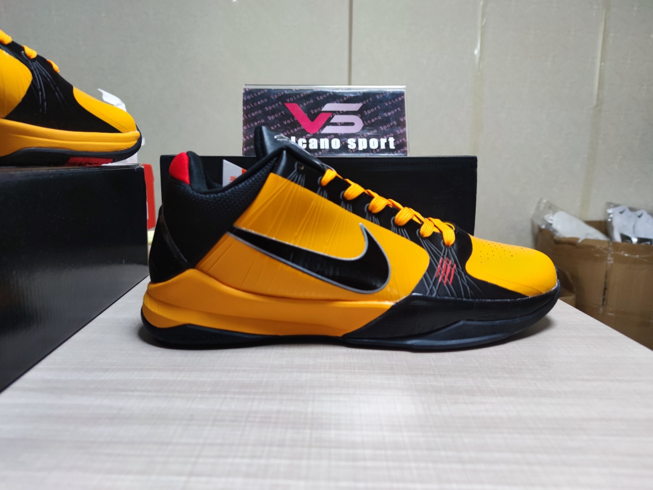 Kobe 5 Protro Bruce Lee CD4991 700