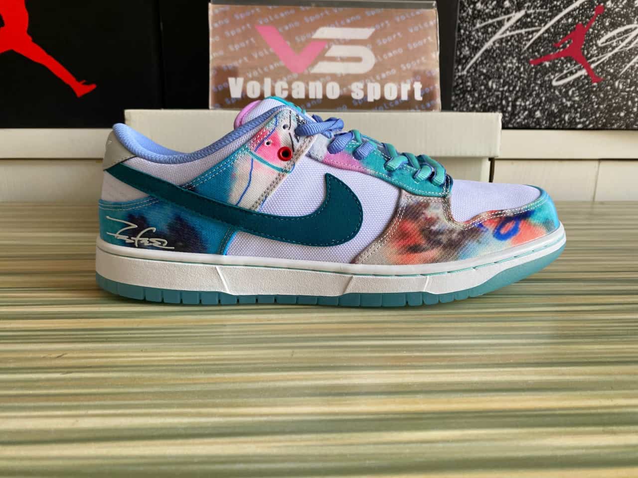 Dunk Low Futura Laboratories Bleached Aqua HF6061-400