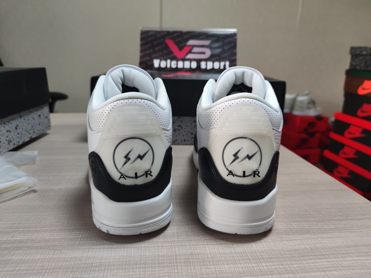 Fragment Design x Air Jordan 3 DA3595-100