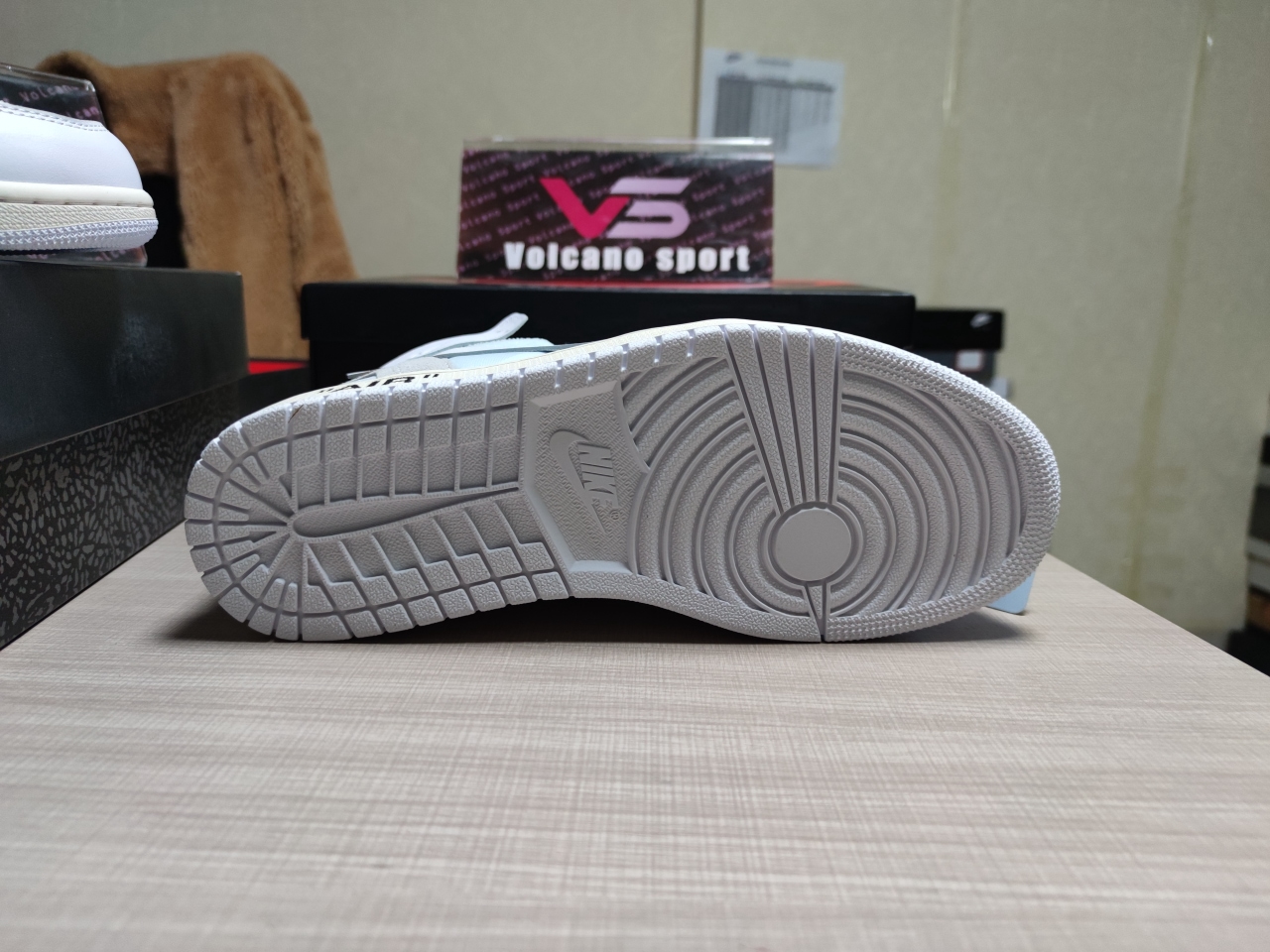 Jordan 1 Retro High x Off-White White AQ0818-100