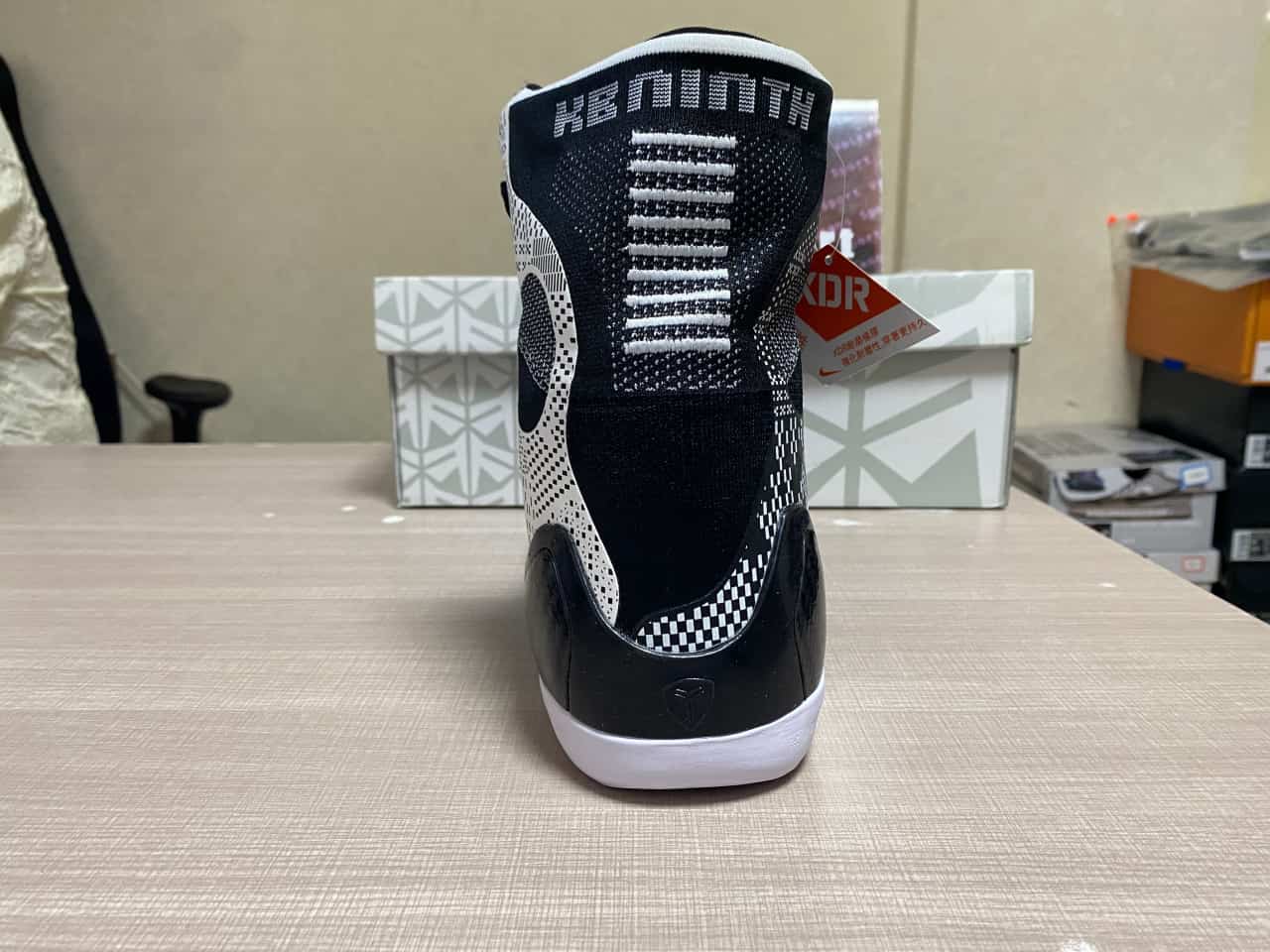 Kobe 9 Elite Black History Month 704304-010