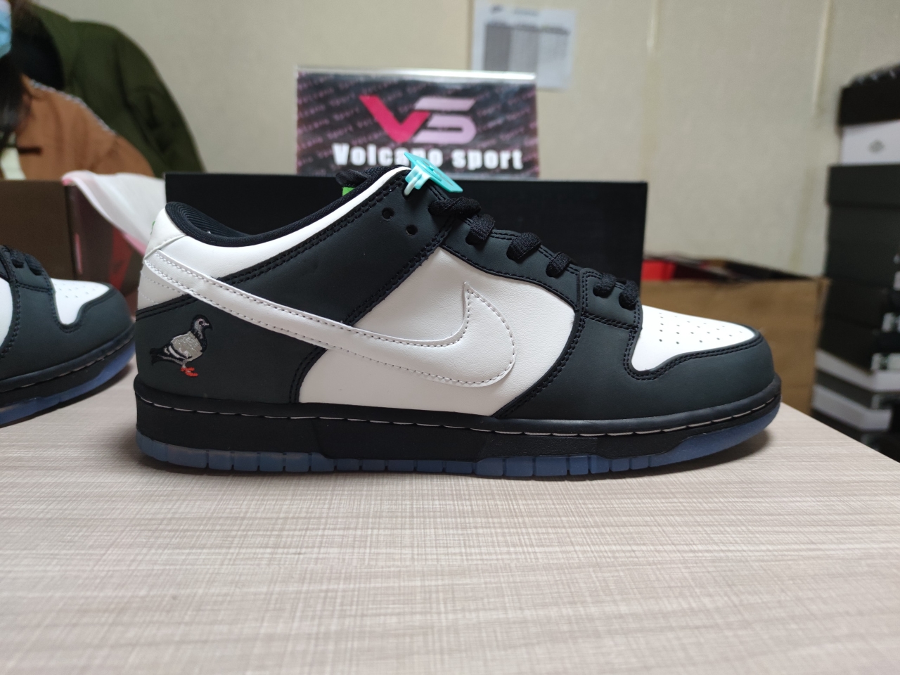 SB Dunk Low Staple Panda Pigeon BV1310 013