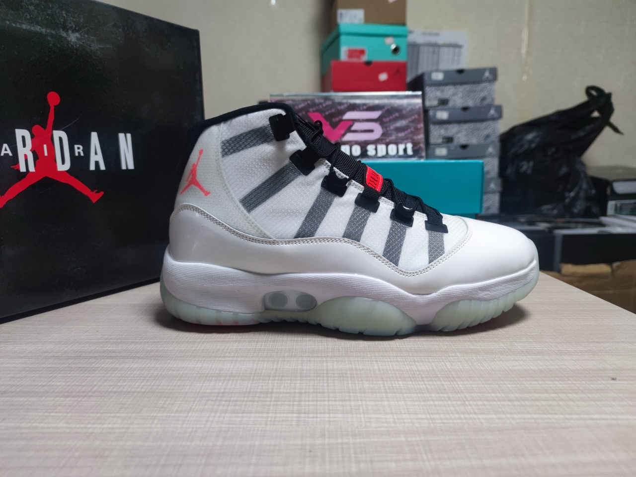 Jordan 11 Adapt White DD3522-100