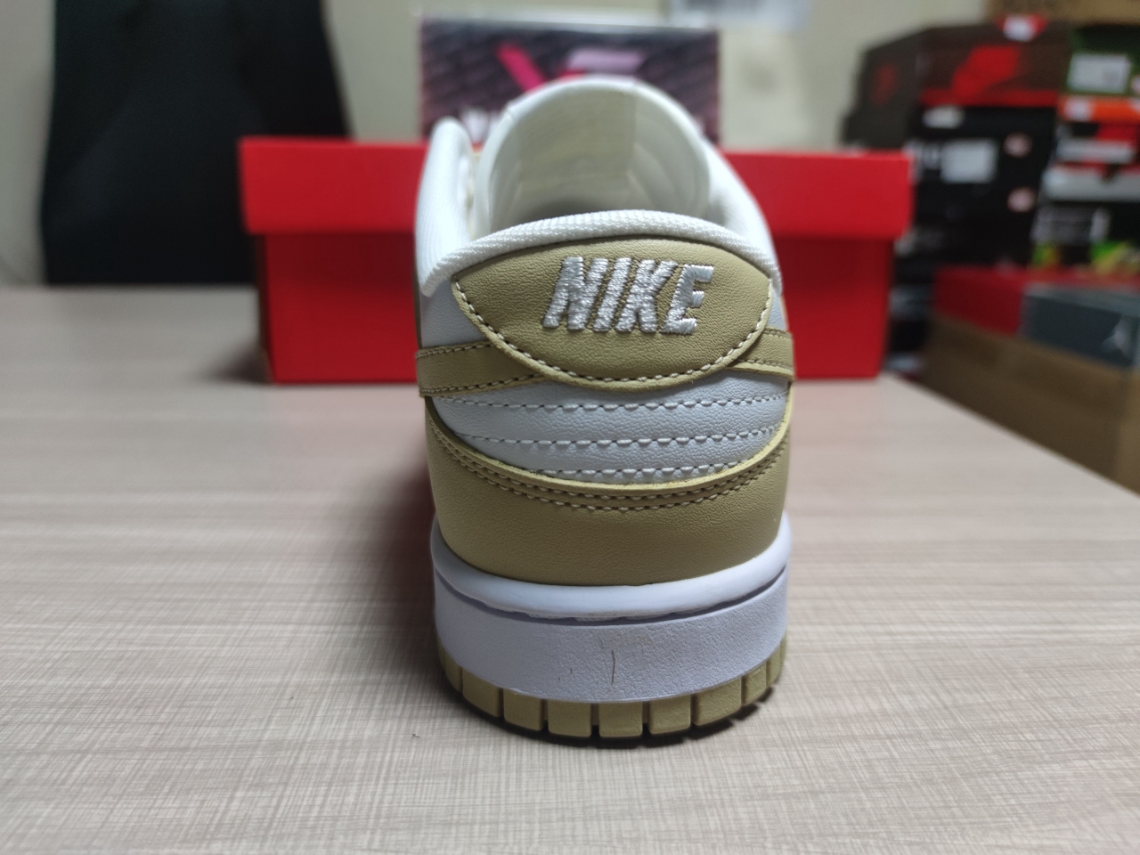 Dunk Low Team Gold DV0833-100