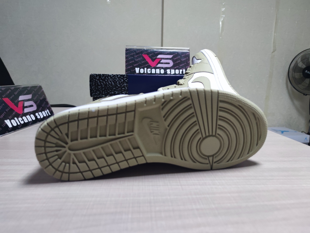 Jordan 1 HIGH ZOOM R2T DV3142 321