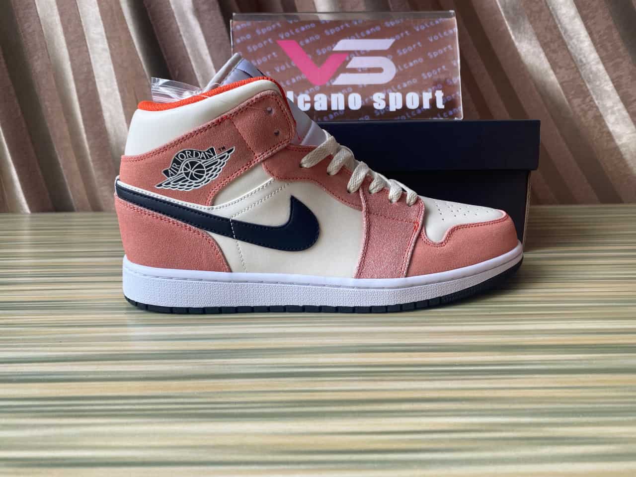 Jordan 1 Mid SE Orange Suede DV1336-800
