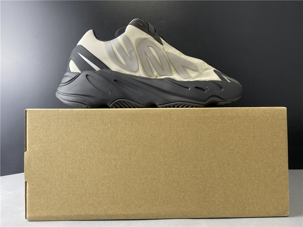 adidas Yeezy Boost 700 MNVNPhosphor