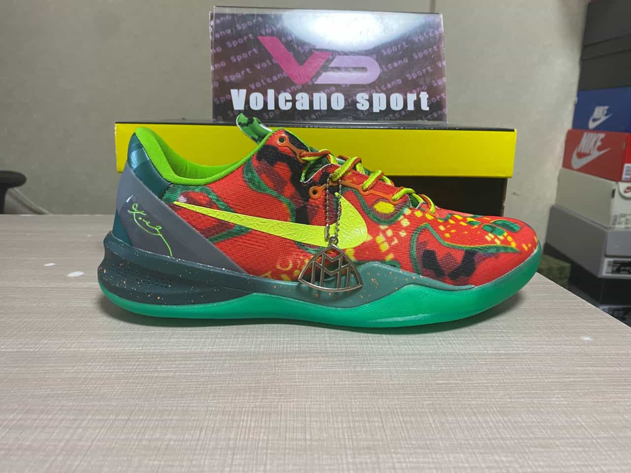 Nike Kobe 8 What the Kobe 635438-800