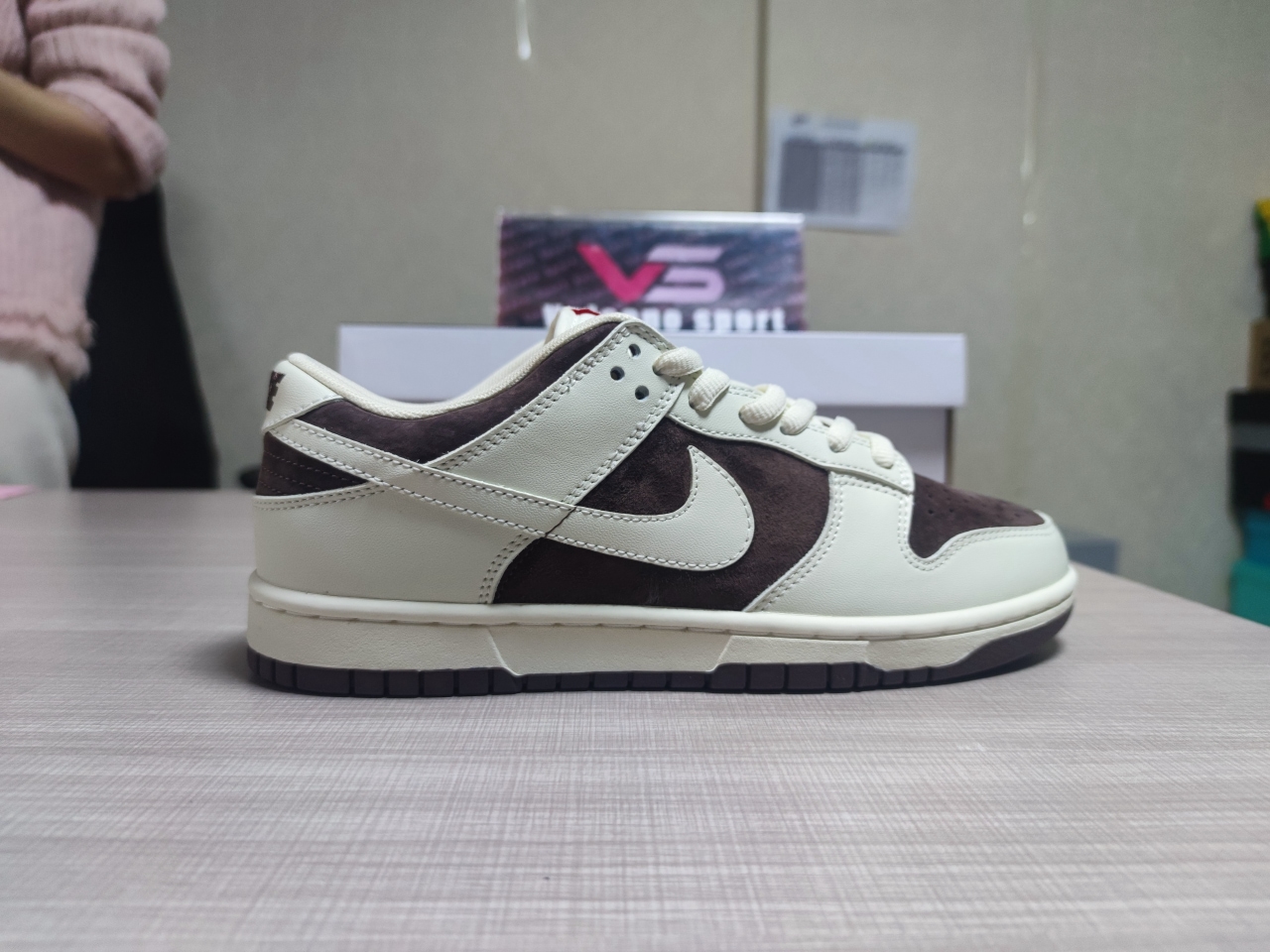 Dunk Low Beige Chocolate DN0068 226