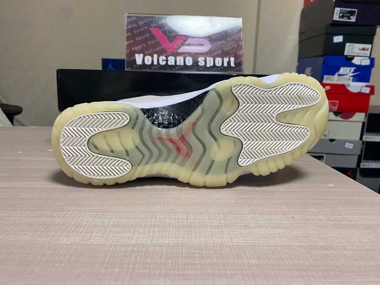 Jordan 11 Retro Platinum Tint 378037-016