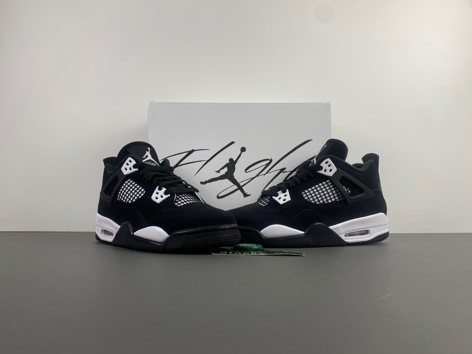 Jordan 4 Retro White Thunder (GS) FQ8213-001