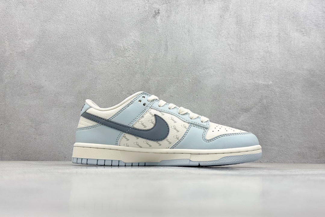 Nike SB Dunk Low  CF3688-012