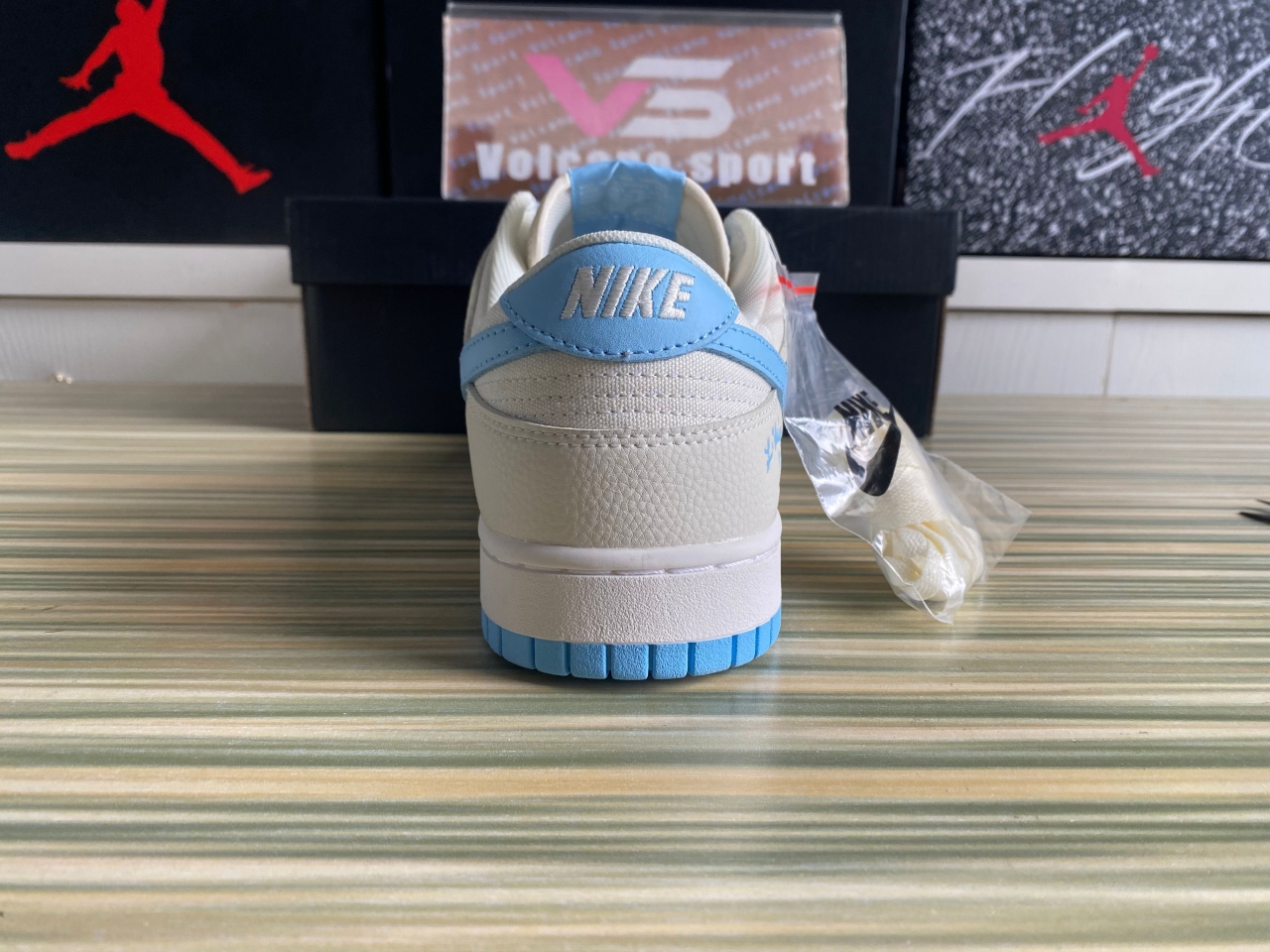 Dunk Low X LV Sky Blue Canvas XD1688-011