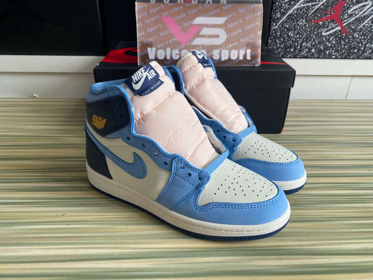 Jordan 1 High OG First in Flight FD2596-400