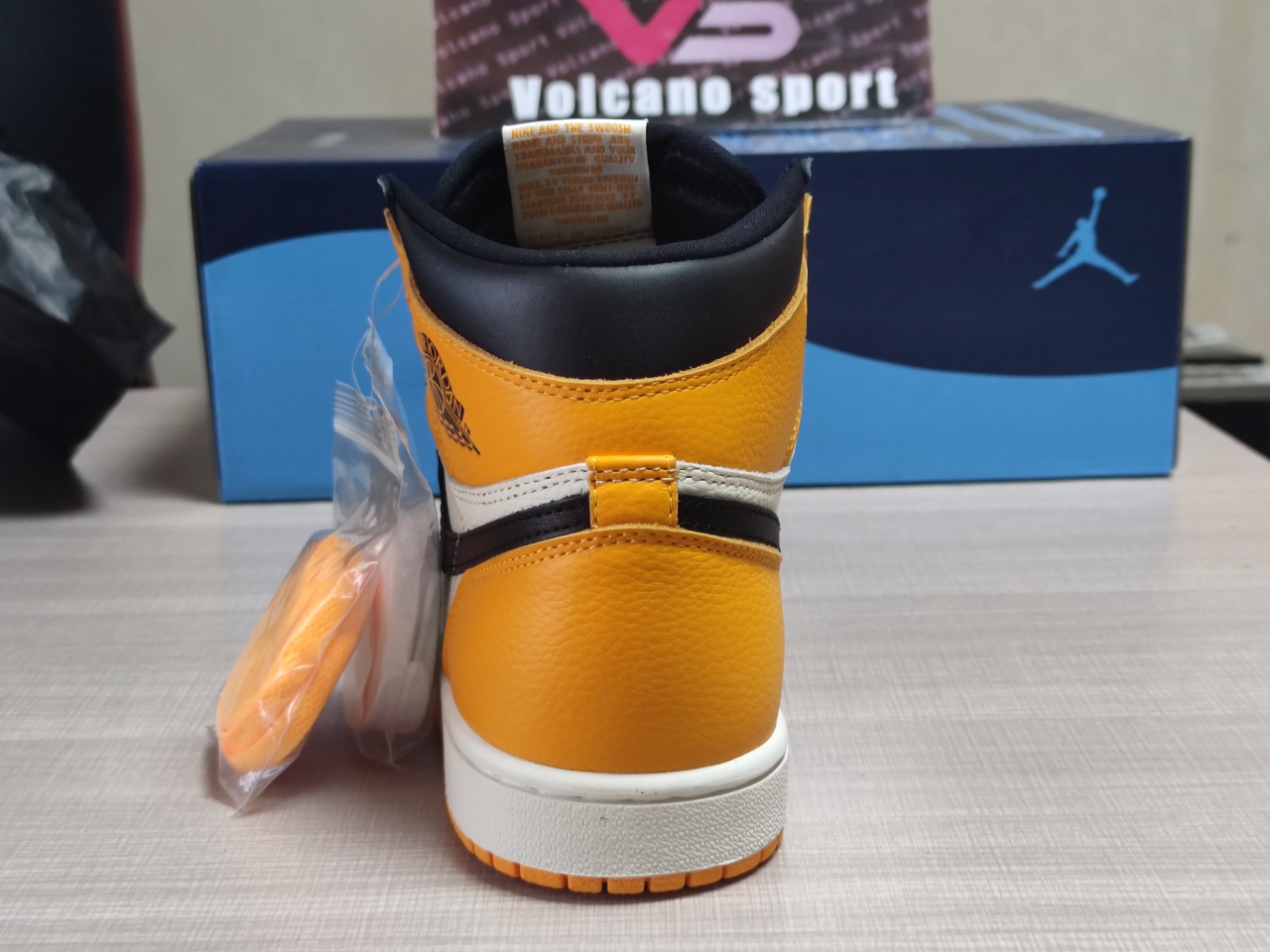Jordan 1 Retro High OG Taxi 