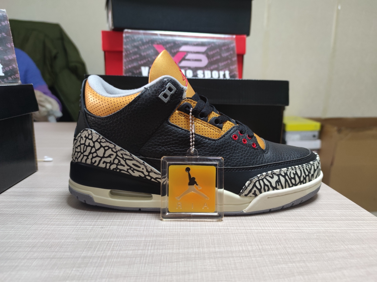Jordan 3 Retro Black Cement Gold CK9246 067