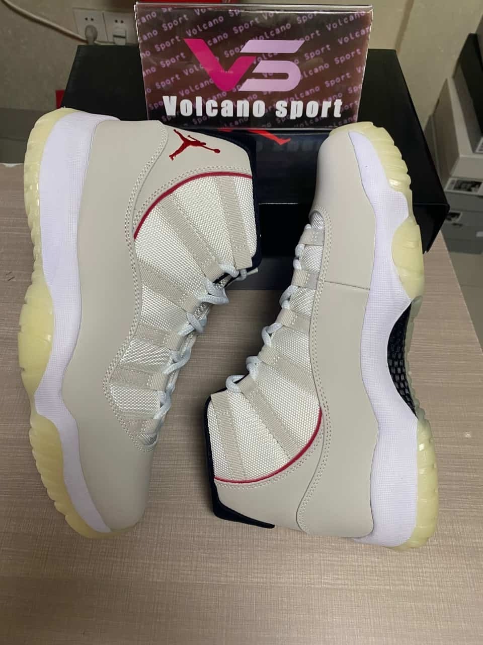 Jordan 11 Retro Platinum Tint 378037-016
