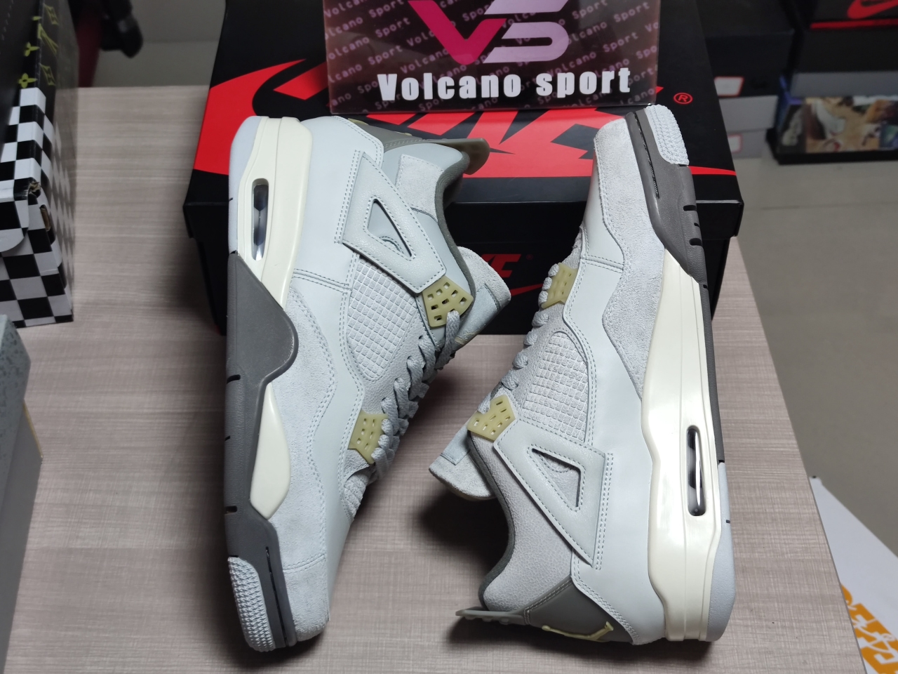 Jordan 4 Retro SE Craft Photon Dust DV3742 021