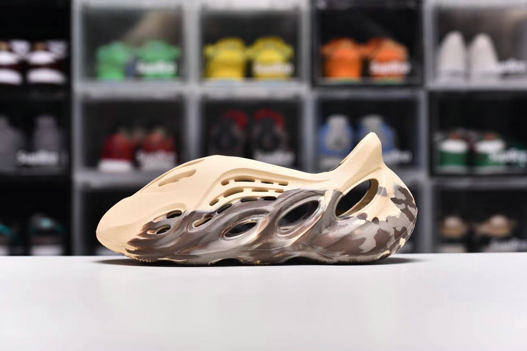 adidas Yeezy Foam RNNR MX Cream Clay GX8774