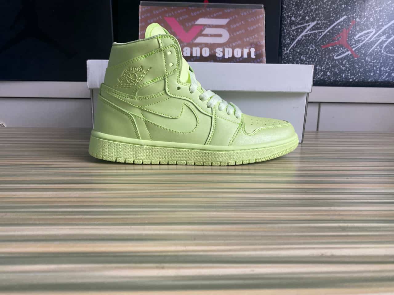 Jordan 1 Retro High Barely Volt AH7389-700