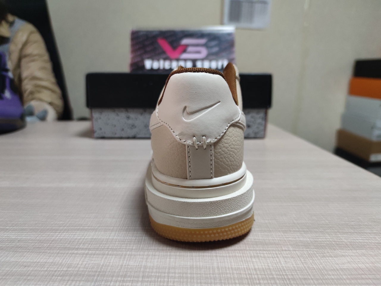 Air Force 1 '07 white/golden DD1525 100