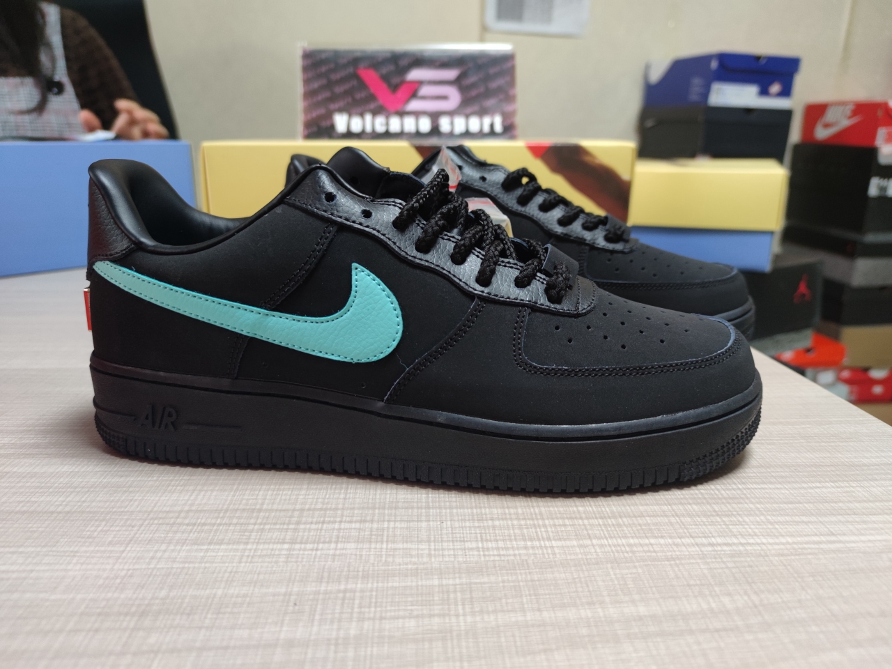 Tiffany X Air Force 1 Black and Green AO2425 400
