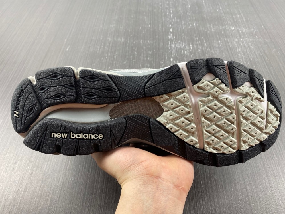 New Balance 990V3 Grey