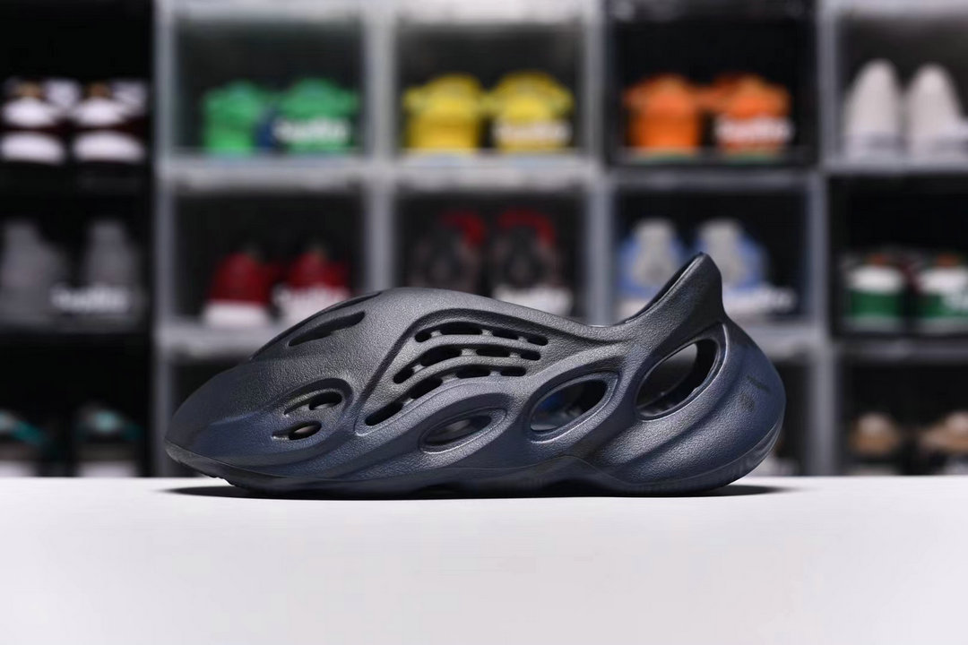 adidas Yeezy Foam RNNR Mineral Blue GV7903