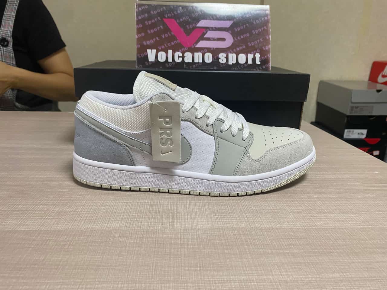 Jordan 1 Low Paris CV3043-100