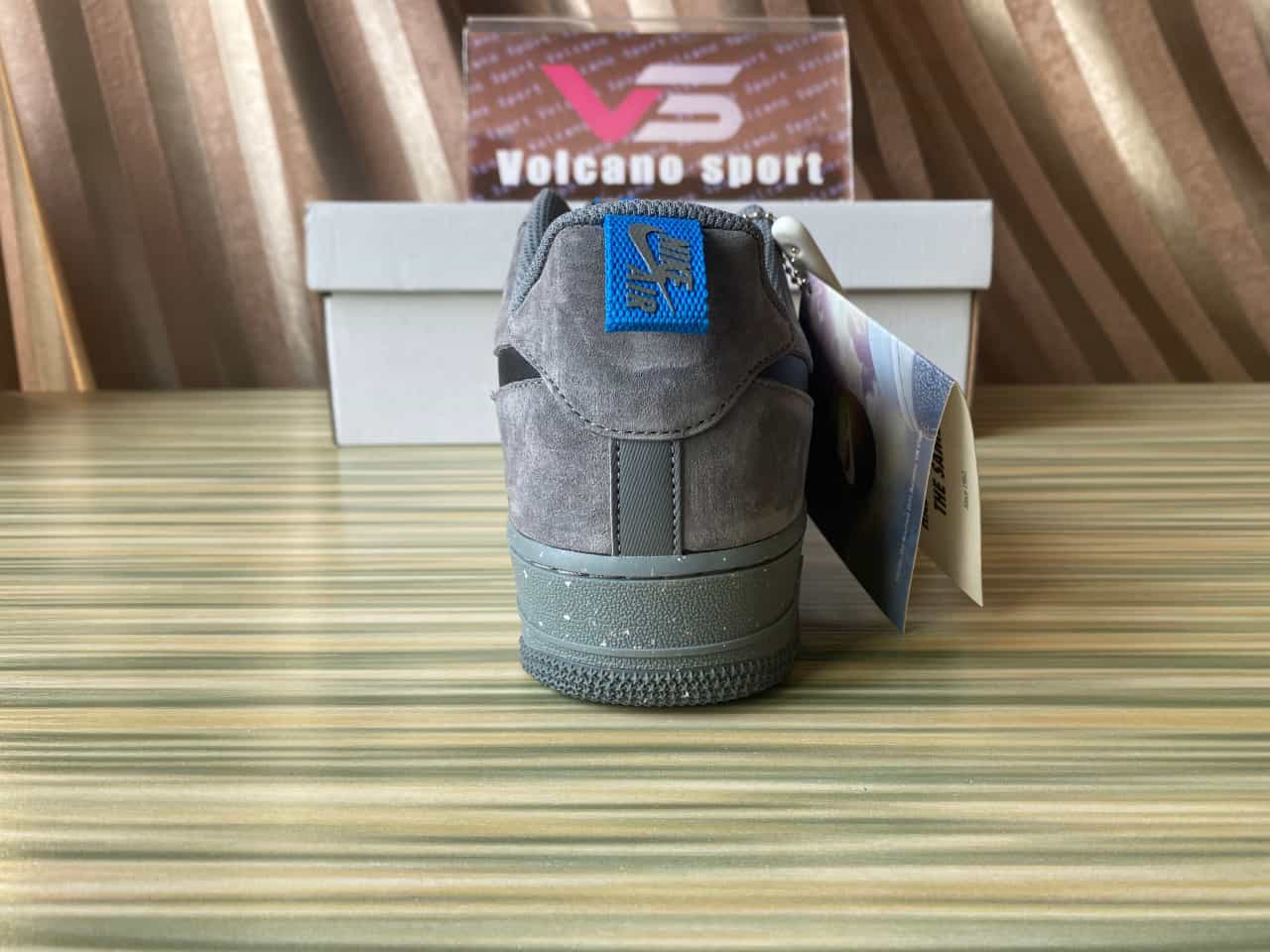Nike Air Force 1 Low Cut Out Swoosh Smoke Grey DQ1097-001