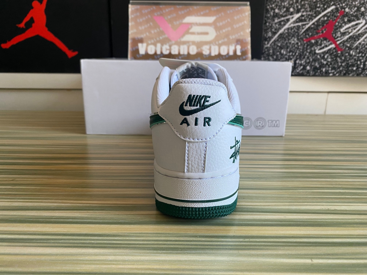 Air Force 1 Low White Dark Green AE1686-106