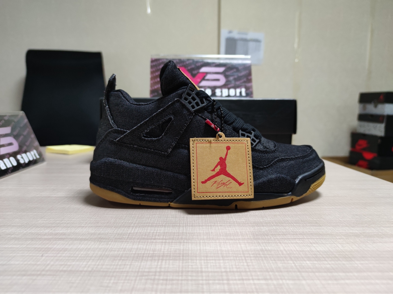 Jordan 4 Retro Levi's Black (Levi's Tag)