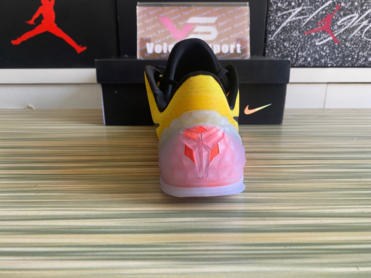 Zoom Kobe Venomenon 5 'University Gold' 749884-706