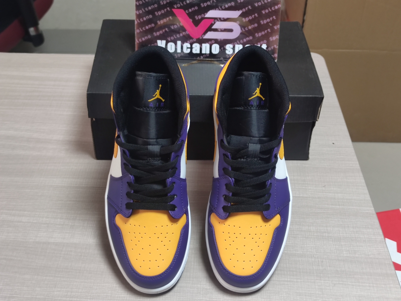 Jordan 1 Mid Lakers DQ8426 517