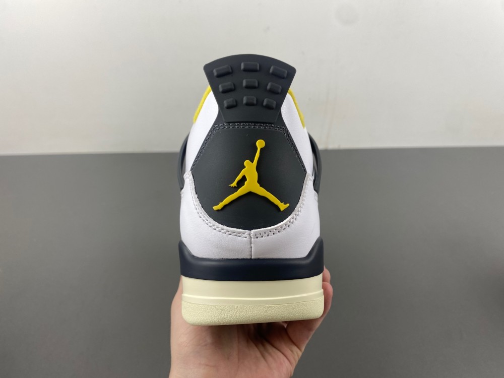 Air Jordan 4 “Vivid Sulfur”AQ9129-101