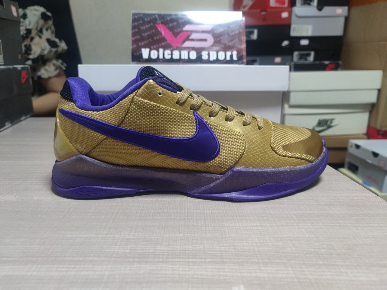 Kobe 5 Protro Undefeated Hall of Fame DA6809 700
