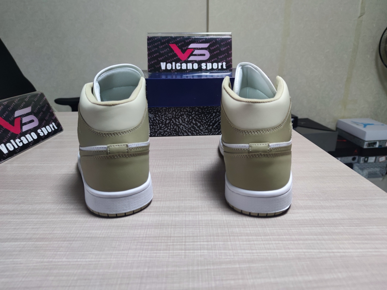 Jordan 1 HIGH ZOOM R2T DV3142 321